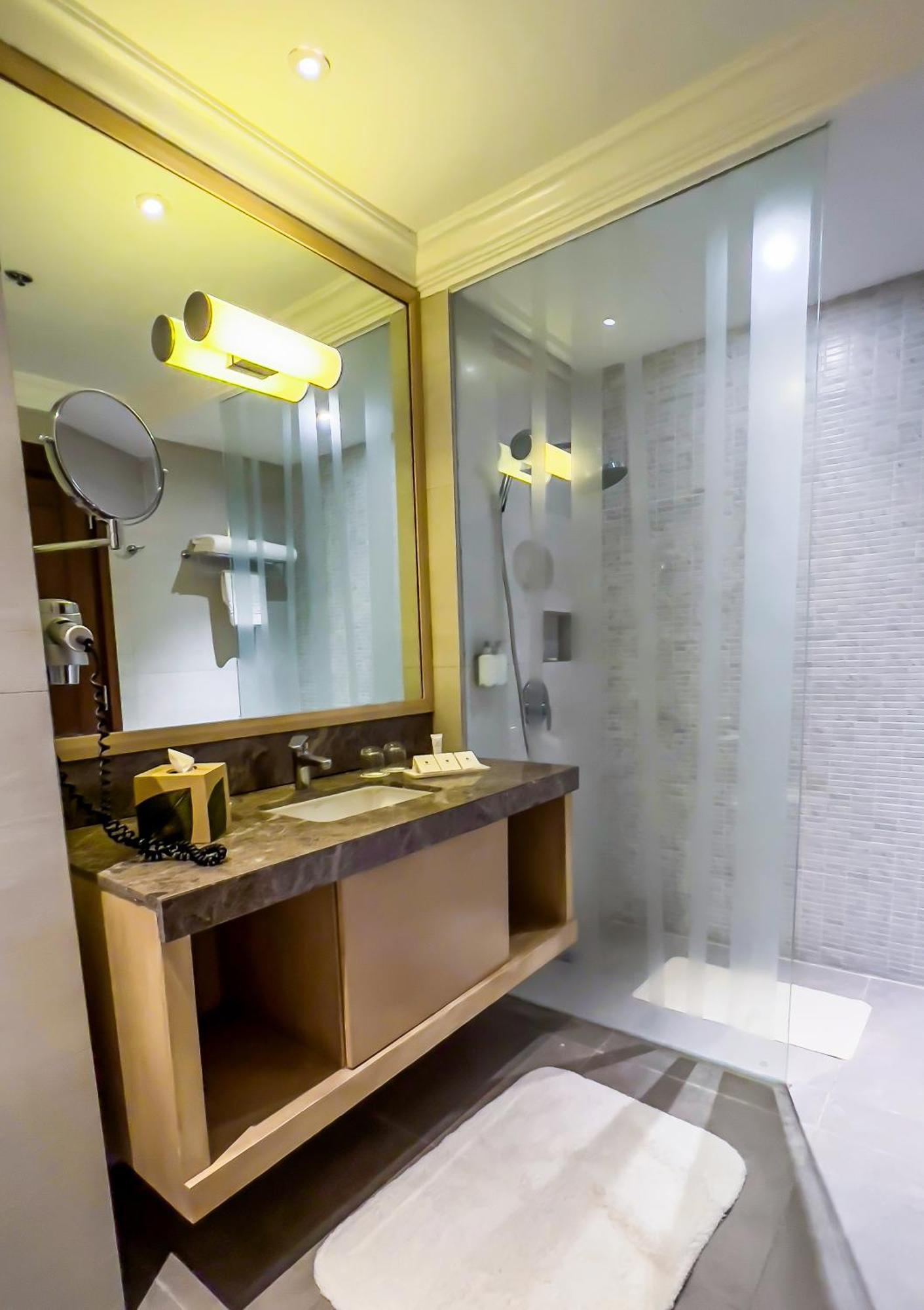 Taal Vista Hotel Tagaytay City Εξωτερικό φωτογραφία Bathroom