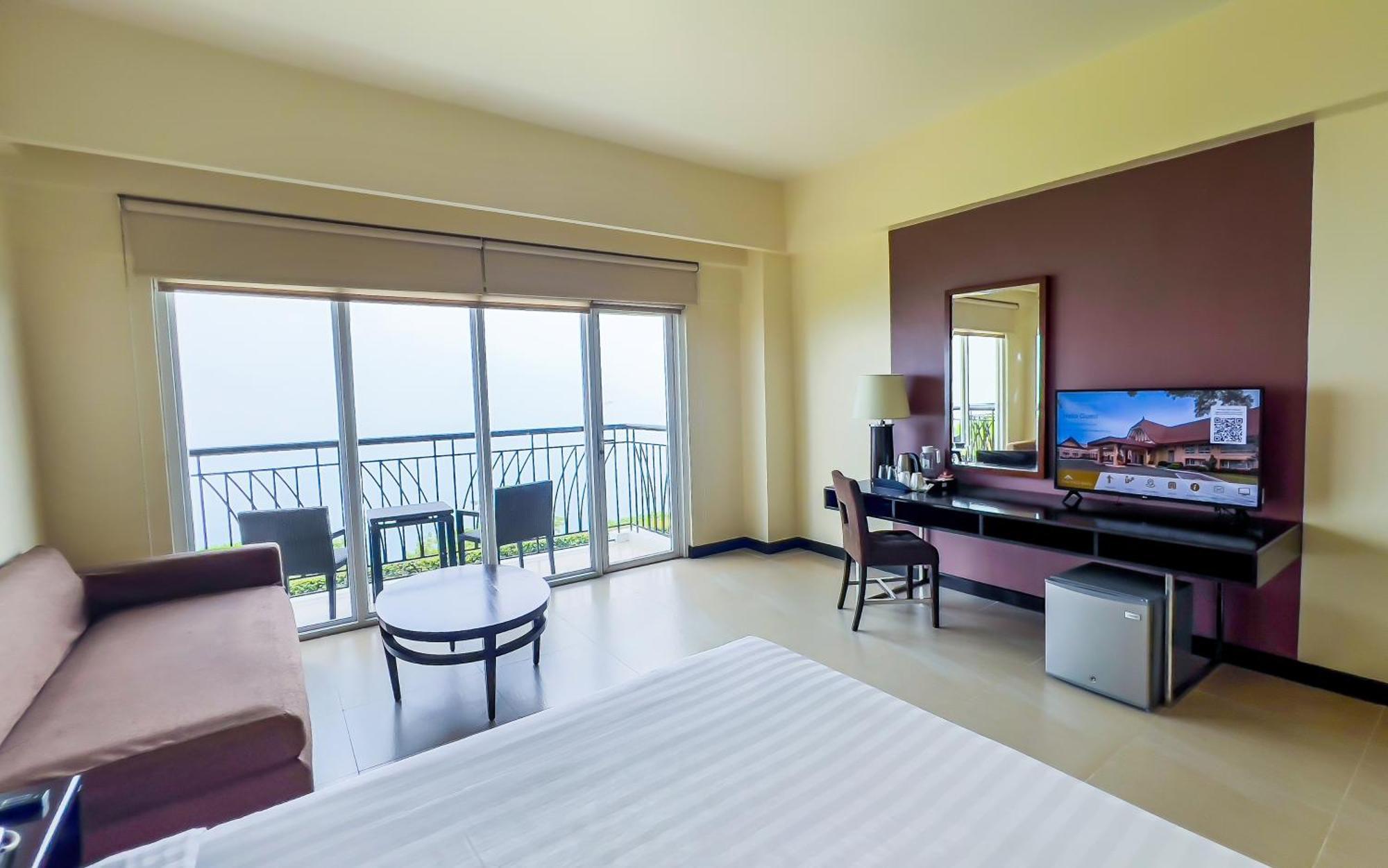 Taal Vista Hotel Tagaytay City Εξωτερικό φωτογραφία Deluxe Ocean View